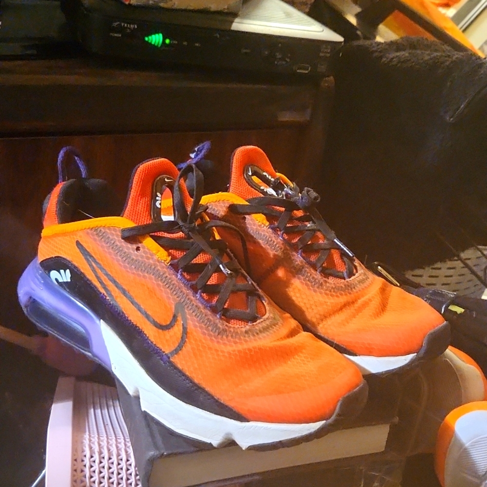 Nike Air Max 2090 Magma Orange women's size 6.5Y